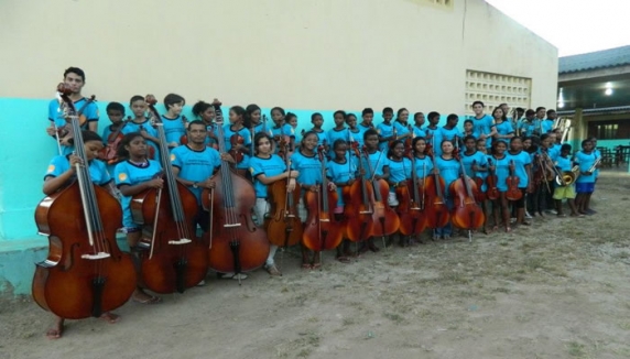 no-amapa-projeto-forma-a-primeira-orquestra-quilombola-do-brasil572x429_7062aicitonp17dg7p19i1n6o1u3ecor145u1j91